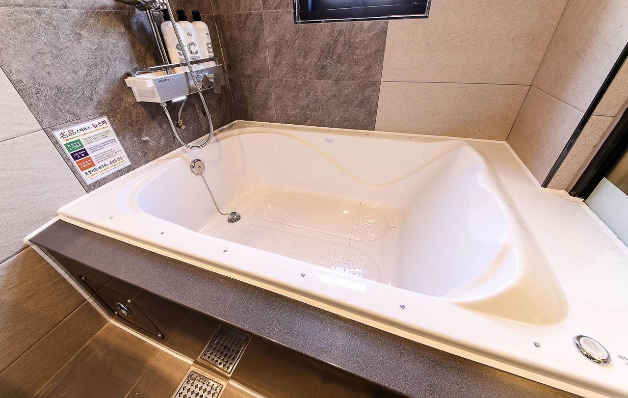 Carino Hotel Busan Bagian luar foto
