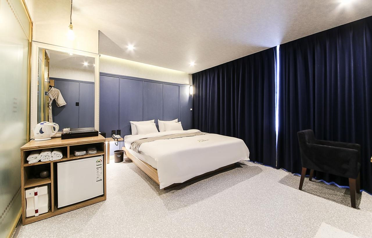 Carino Hotel Busan Bagian luar foto