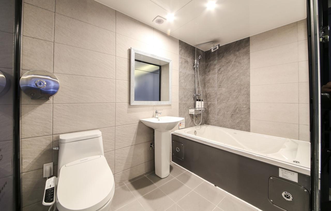 Carino Hotel Busan Bagian luar foto