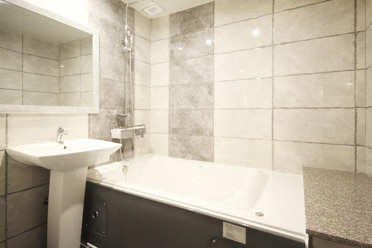 Carino Hotel Busan Bagian luar foto
